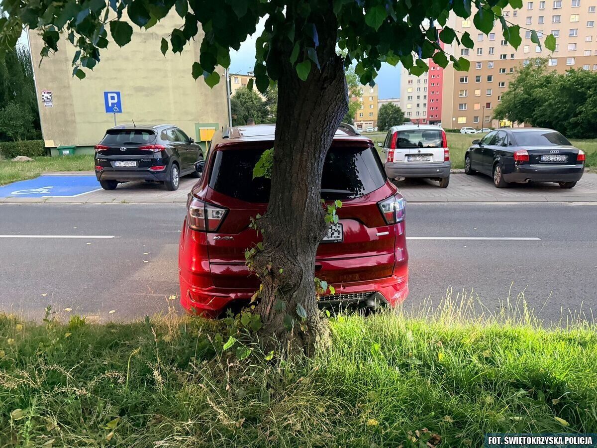 Nietrzeźwy senior sprawcą kolizji drogowej